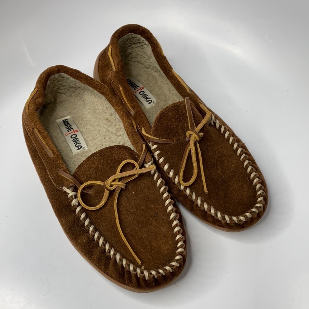 Minnetonka lined leather slippers size 9 men’s